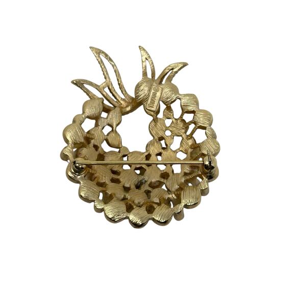 Trifari Vintage Wreath Pearls Gold tone Rhinestones Brooch - Picture 9 of 12